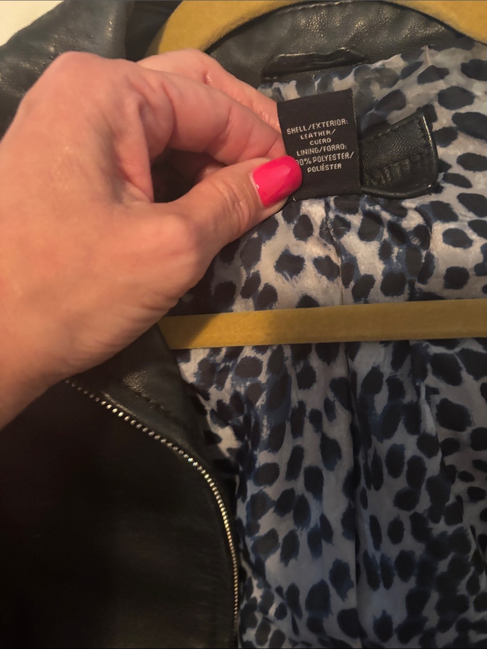 Jaclyn Smith Black Leather Jacket with Leopard-Print Lining - Picture 4 of 7